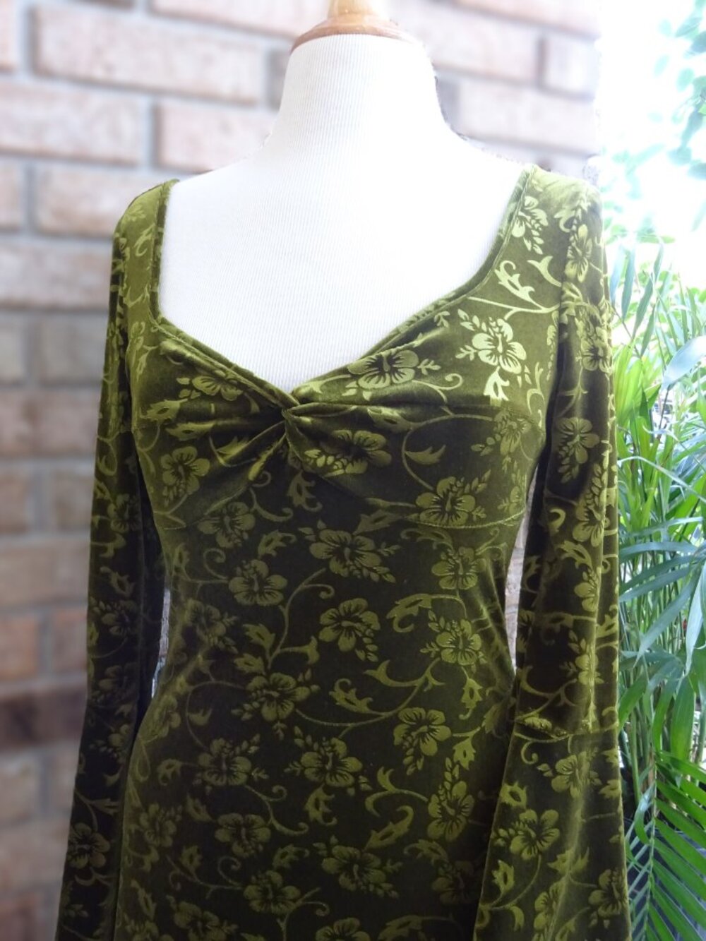 CIDER Olive Green Floral Velvet Mini Dress - Size M - Picture 5 of 14